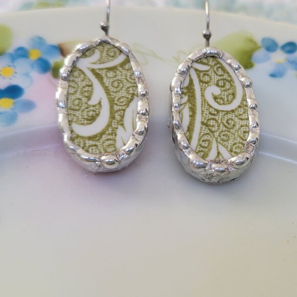 Broken China Green & White Swirl Soldered Earrings - Picture 2 of 4